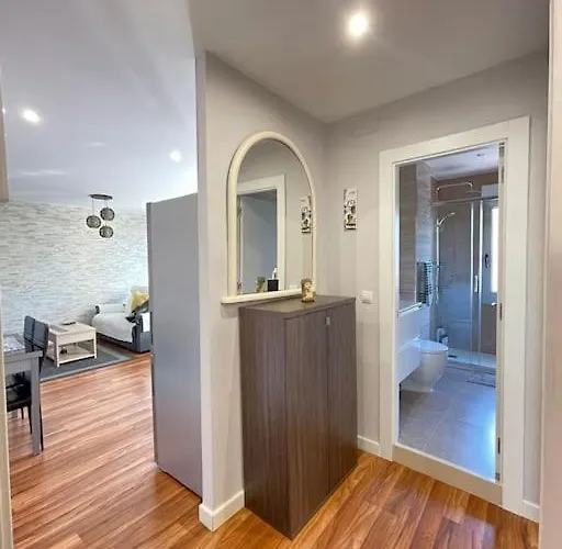 Piso Recien Reformado En Gascona 아파트